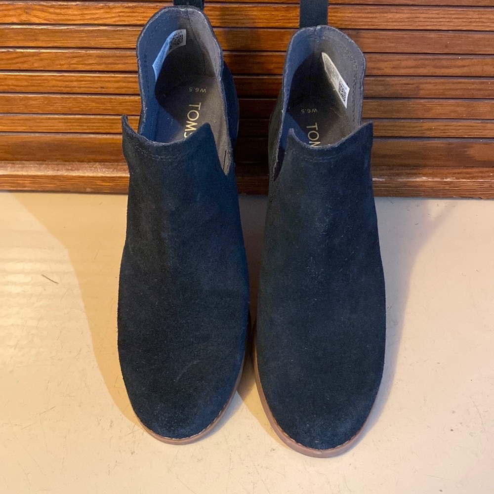 Toms Kallie wedge like new! Size 6.5